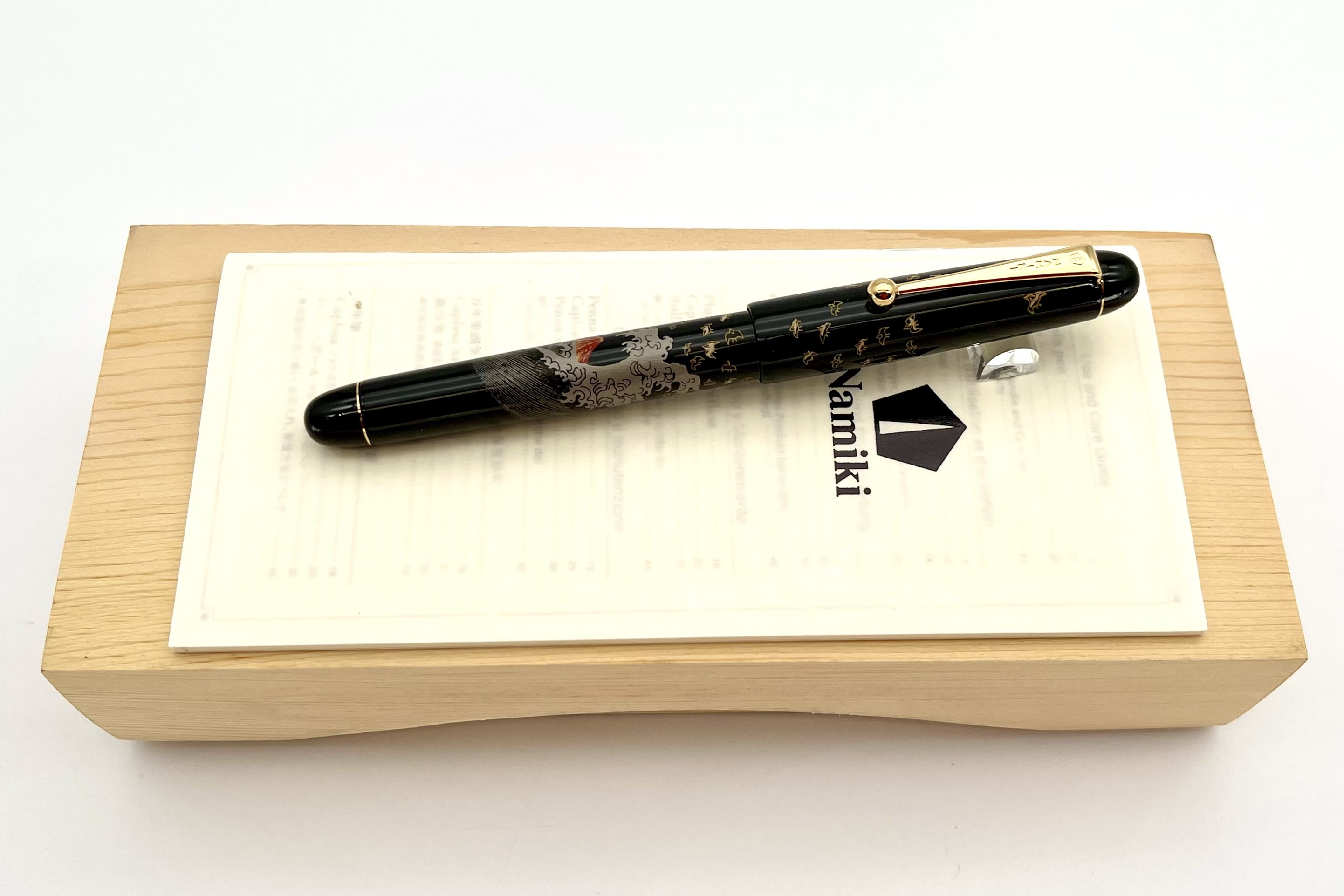 NamikiNipponArtMakieMtFujiWaveRB_F